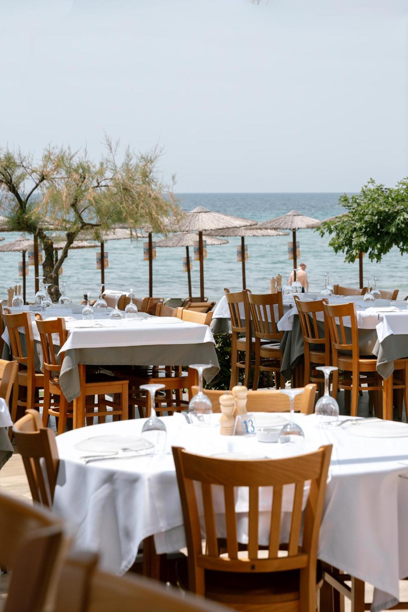 Georgalas Rest Apartments Nea Kallikrateia ภายนอก รูปภาพ