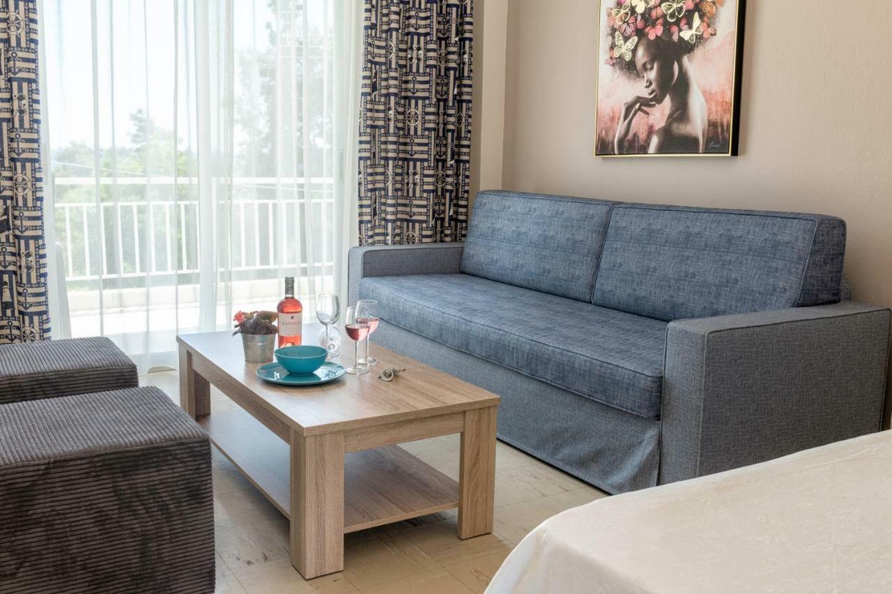 Georgalas Rest Apartments Nea Kallikrateia ภายนอก รูปภาพ