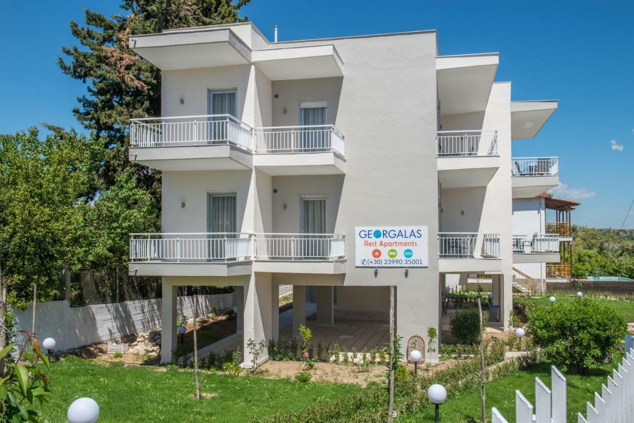 Georgalas Rest Apartments Nea Kallikrateia ภายนอก รูปภาพ