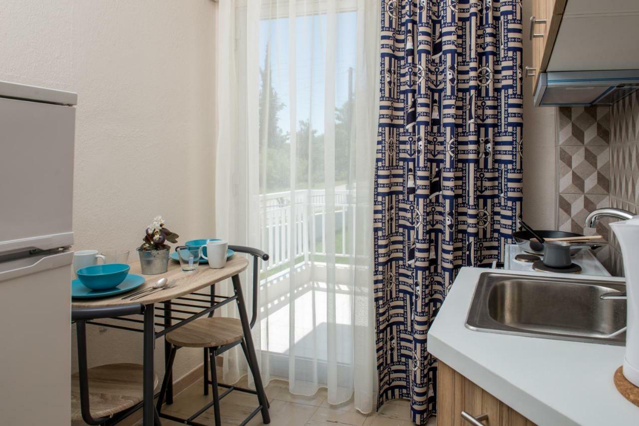 Georgalas Rest Apartments Nea Kallikrateia ภายนอก รูปภาพ