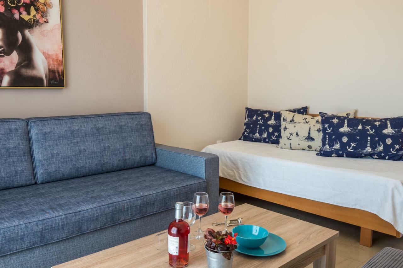 Georgalas Rest Apartments Nea Kallikrateia ภายนอก รูปภาพ