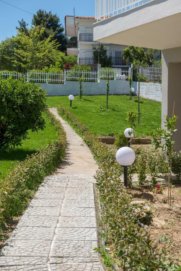 Georgalas Rest Apartments Nea Kallikrateia ภายนอก รูปภาพ